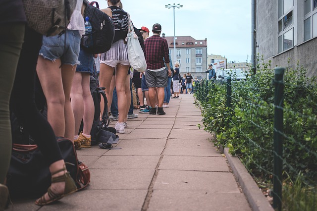 People Queue 